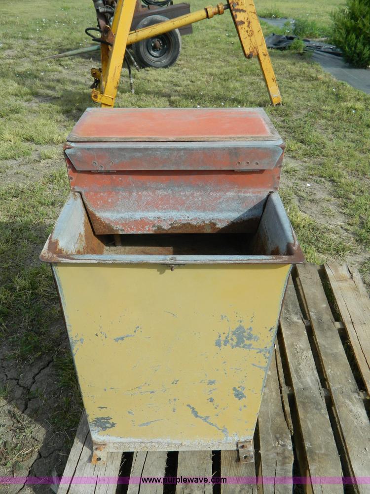 Ritchie double fountain livestock waterer in Hays, KS Item BJ9155