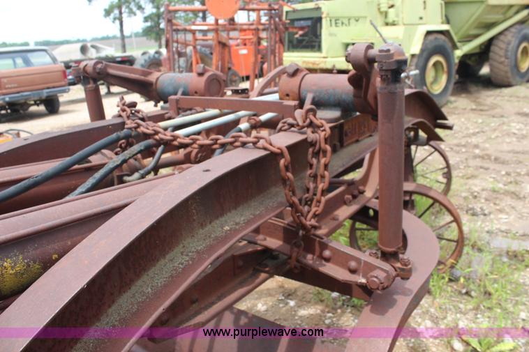 image for item BO9364 Galion G7079A pull type scraper