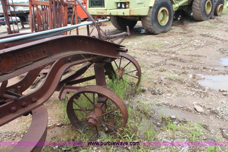 image for item BO9364 Galion G7079A pull type scraper