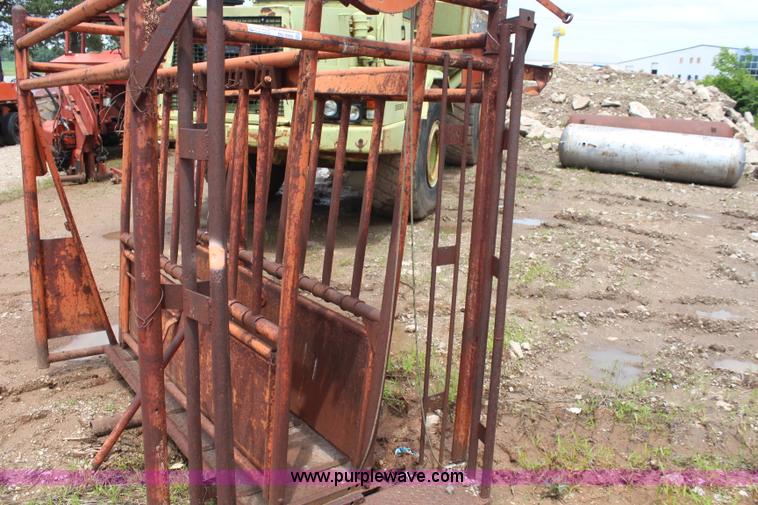 image for item BO9365 Cattle chute