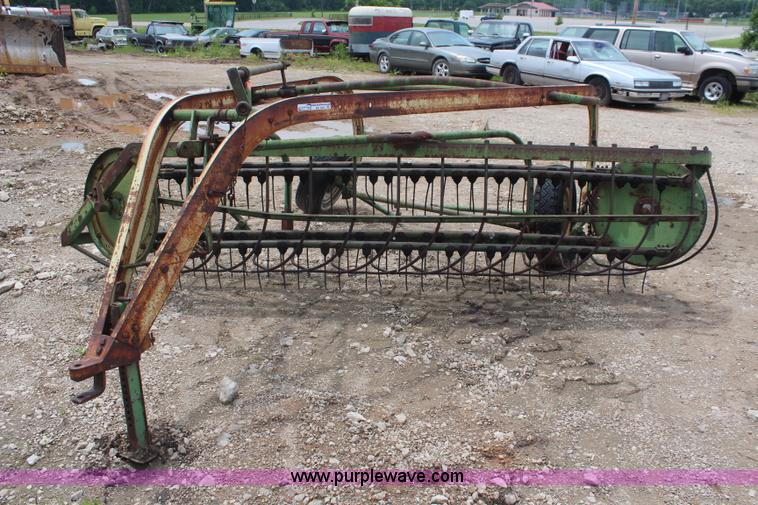 image for item BO9367 John Deere 896A side delivery rake