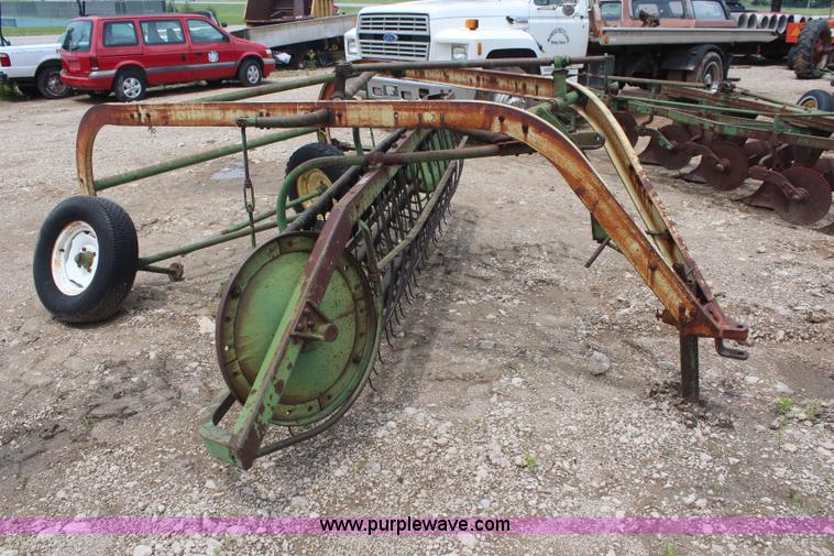 image for item BO9367 John Deere 896A side delivery rake