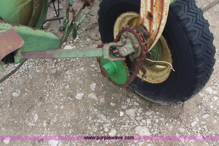 image for item BO9367 John Deere 896A side delivery rake