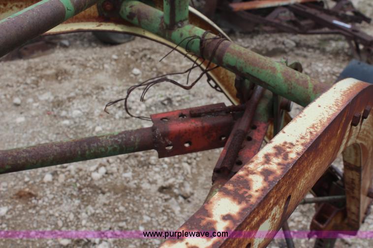 image for item BO9367 John Deere 896A side delivery rake