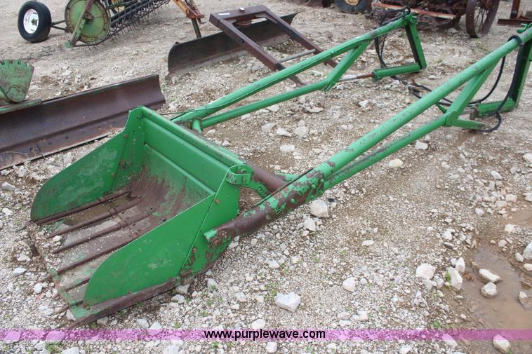 image for item BO9370 John Deere trip loader