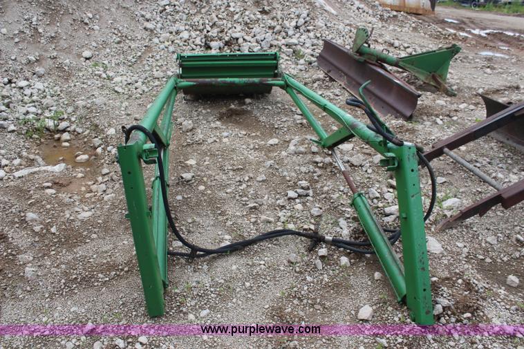 image for item BO9370 John Deere trip loader