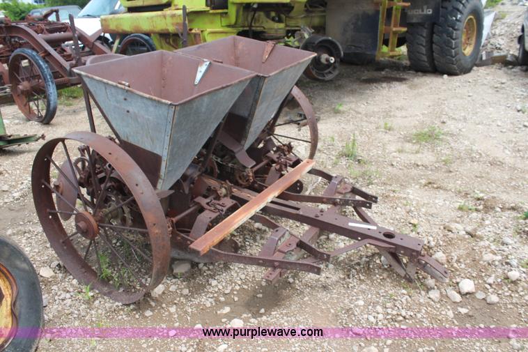 image for item BO9371 Two row lister