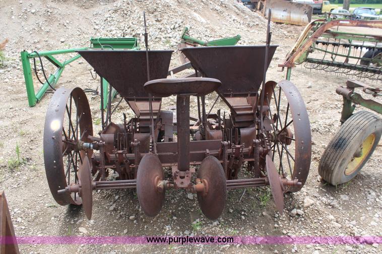 image for item BO9371 Two row lister