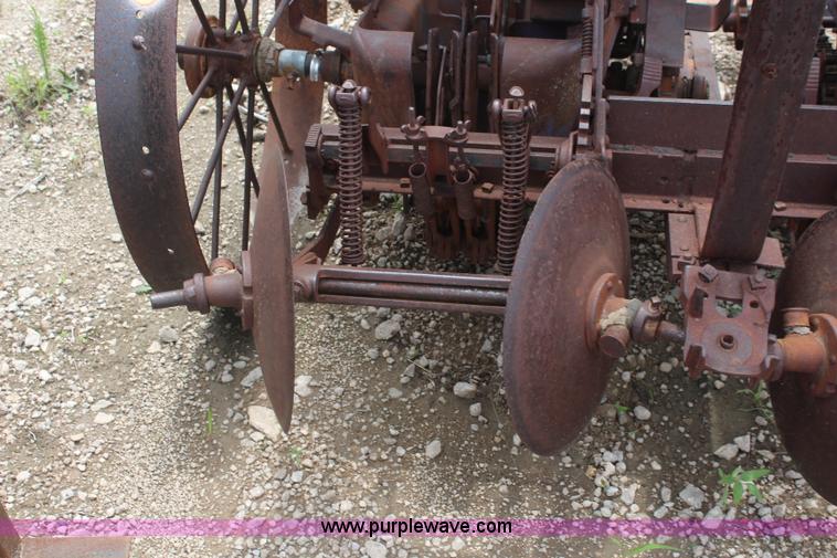 image for item BO9371 Two row lister