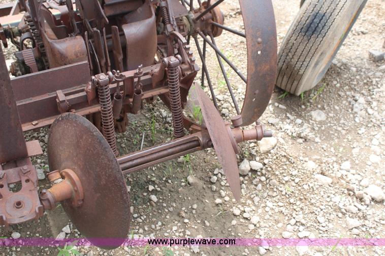 image for item BO9371 Two row lister