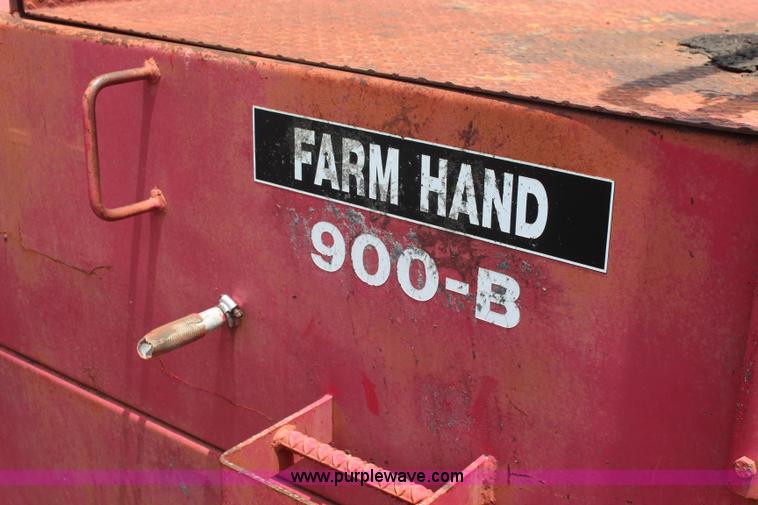 image for item BO9381 Farm Hand 900B tub grinder