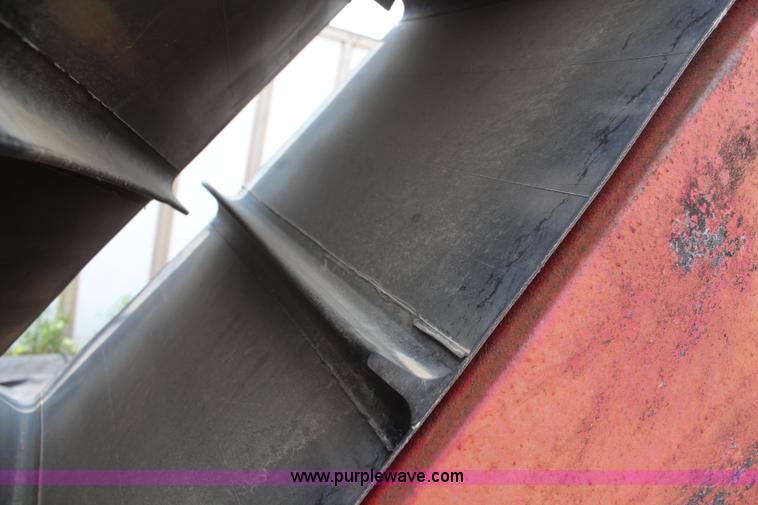 image for item BO9381 Farm Hand 900B tub grinder