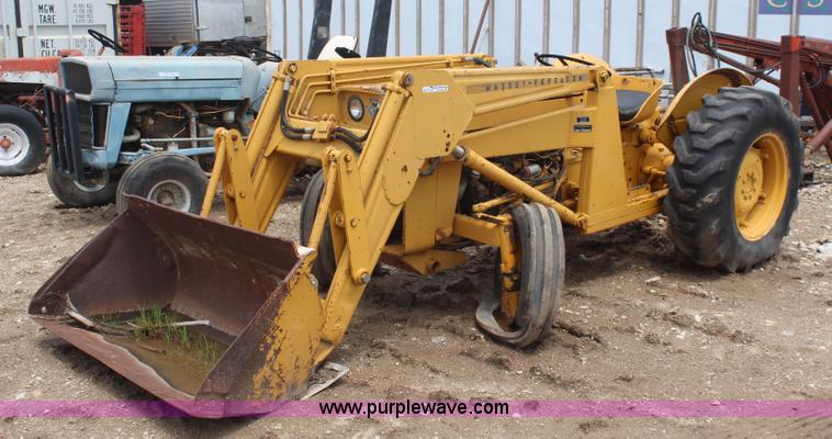 image for item BO9383 Massey-Ferguson MF204 tractor