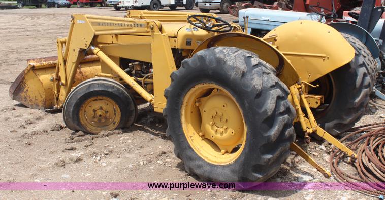 image for item BO9383 Massey-Ferguson MF204 tractor