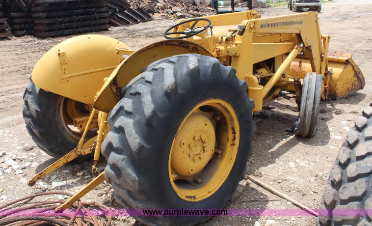 image for item BO9383 Massey-Ferguson MF204 tractor