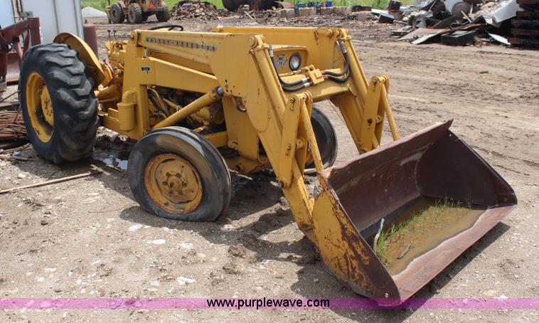 image for item BO9383 Massey-Ferguson MF204 tractor