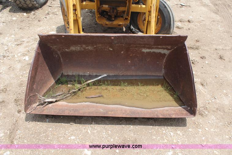 image for item BO9383 Massey-Ferguson MF204 tractor