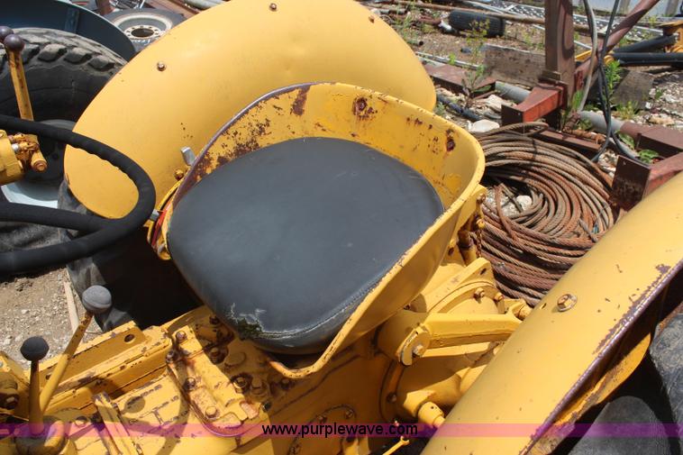 image for item BO9383 Massey-Ferguson MF204 tractor