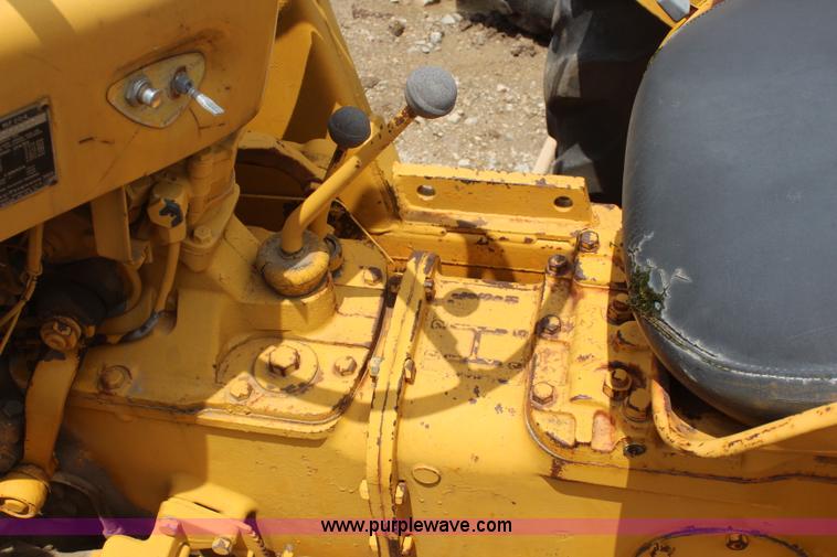 image for item BO9383 Massey-Ferguson MF204 tractor