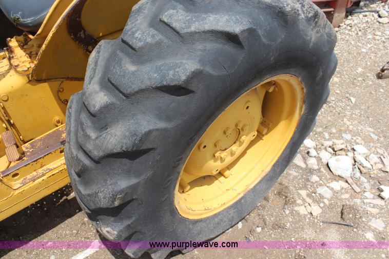 image for item BO9383 Massey-Ferguson MF204 tractor