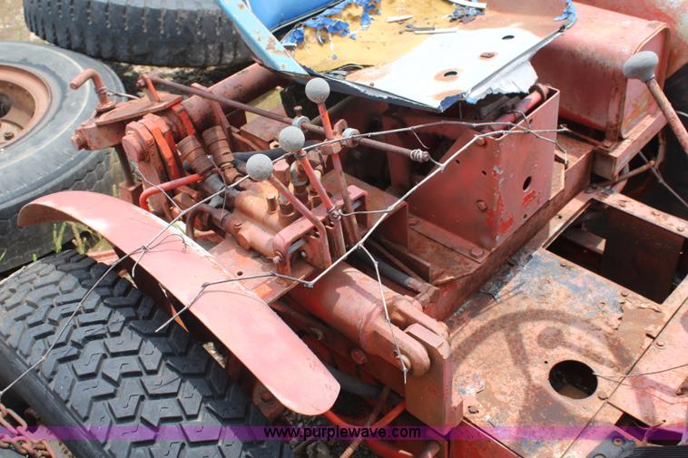 image for item BO9385 Jacobsen G10 turf tractor