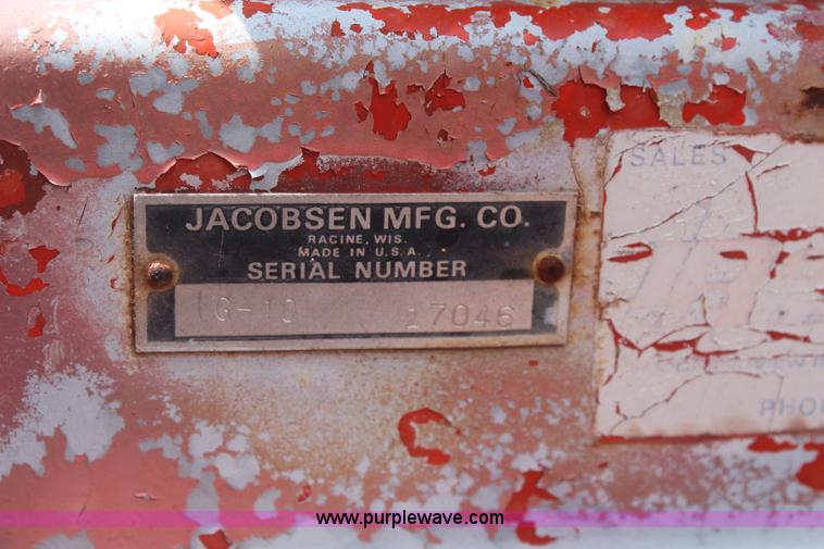 image for item BO9385 Jacobsen G10 turf tractor