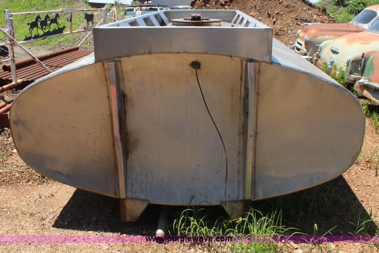 image for item BO9388 1,000 gallon stainless steel tank