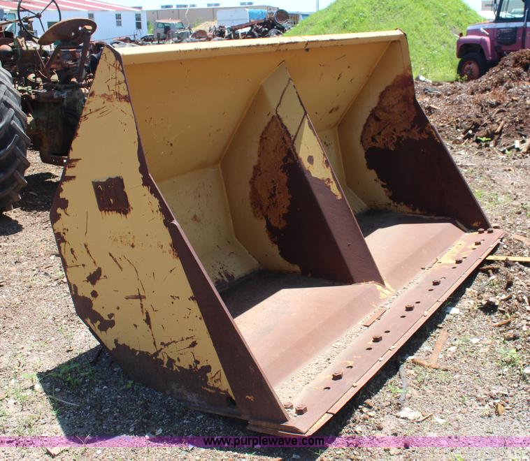 image for item BO9393 Caterpillar bucket