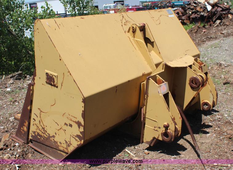 image for item BO9393 Caterpillar bucket