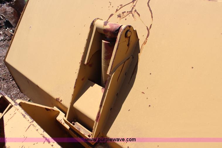 image for item BO9393 Caterpillar bucket