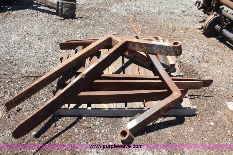 image for item BO9395 Assorted pallet forks