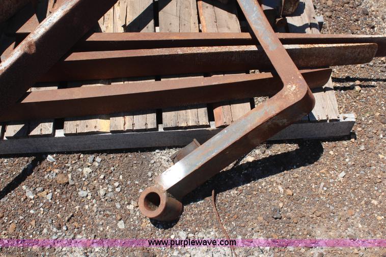 image for item BO9395 Assorted pallet forks