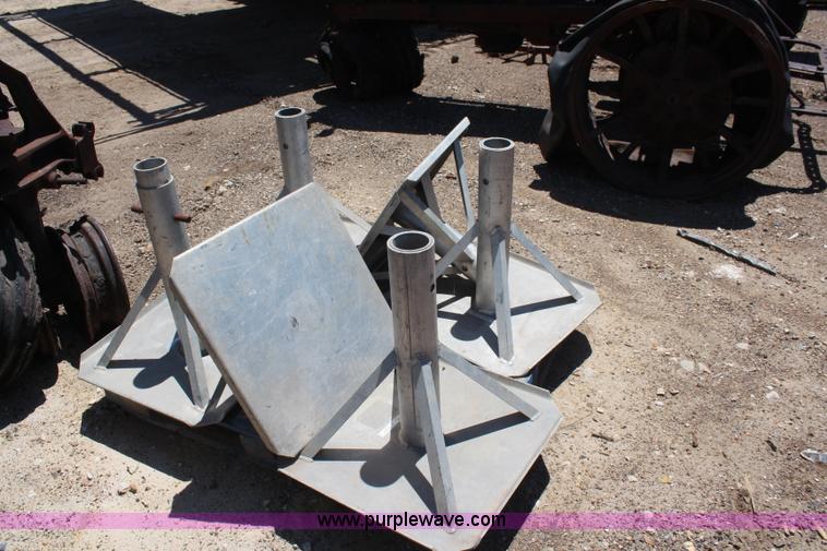 image for item BO9401 (6) aluminum jack stands