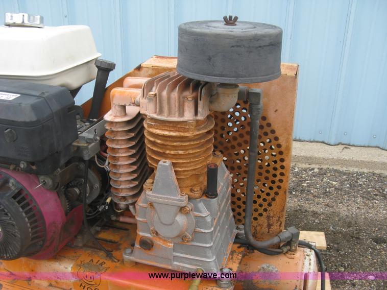 image for item BQ9512 Air Hog twin cylinder air compressor