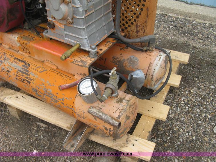 image for item BQ9512 Air Hog twin cylinder air compressor