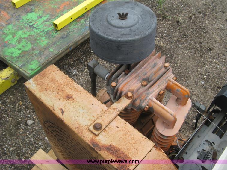 image for item BQ9512 Air Hog twin cylinder air compressor