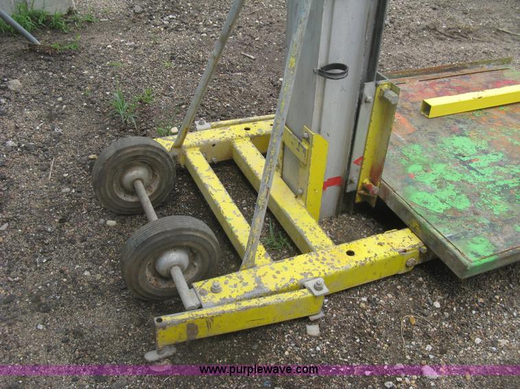 image for item BQ9513 Sumner 760/18 manual platform/forklift