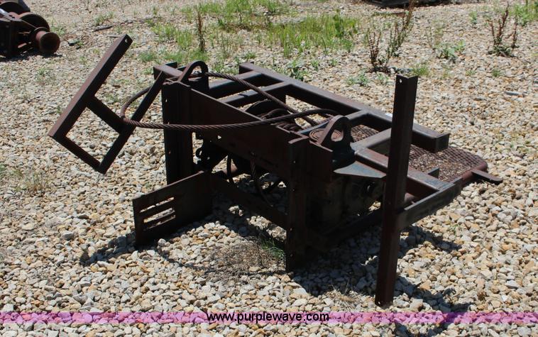 image for item BR9439 Braden winch