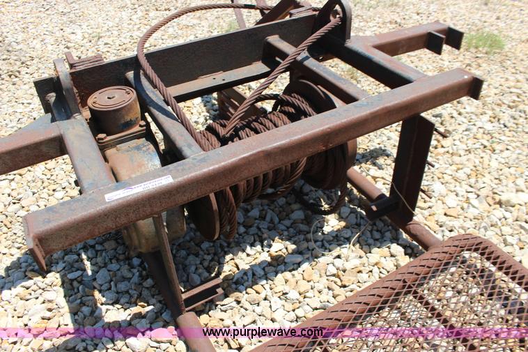 image for item BR9439 Braden winch