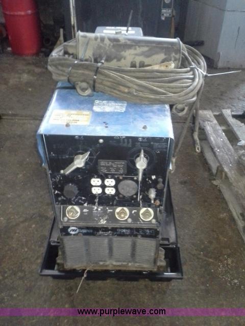 image for item BS9218 Bobcat 225G arc welder