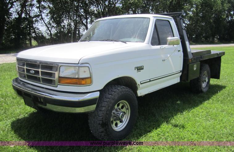 image for item D2485 1994 Ford F250 XL HD bale bed truck