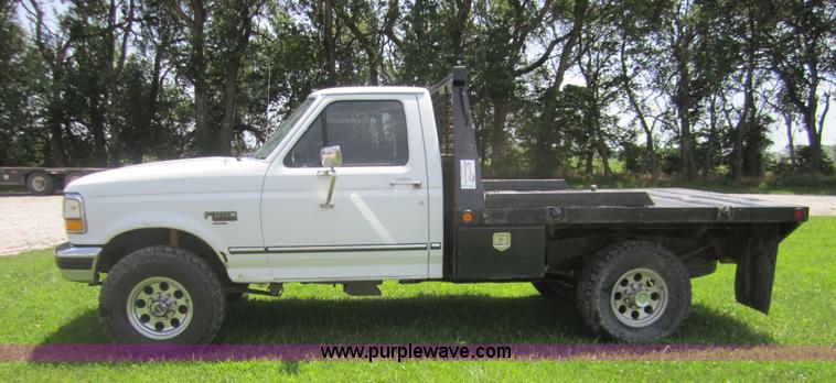 image for item D2485 1994 Ford F250 XL HD bale bed truck