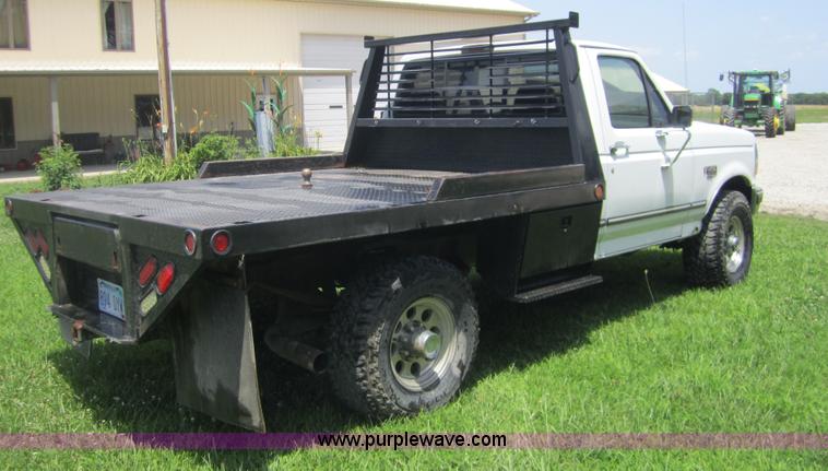 image for item D2485 1994 Ford F250 XL HD bale bed truck