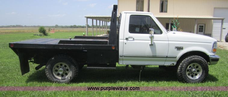 image for item D2485 1994 Ford F250 XL HD bale bed truck