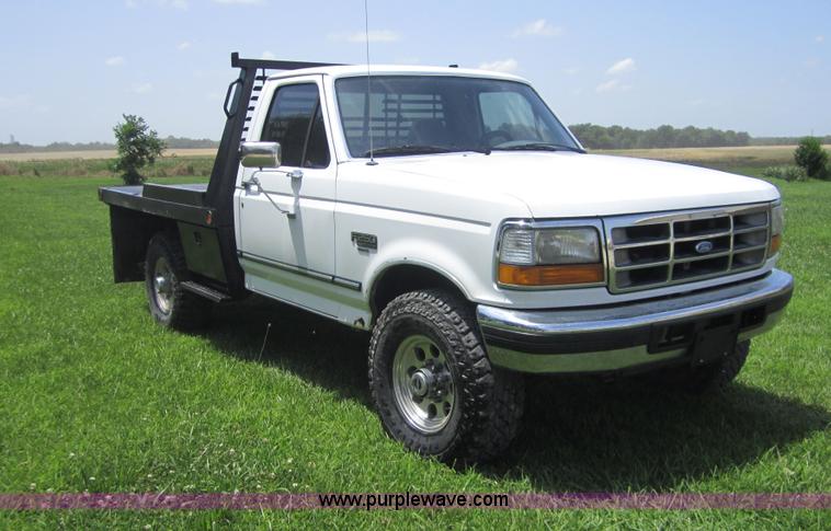 image for item D2485 1994 Ford F250 XL HD bale bed truck