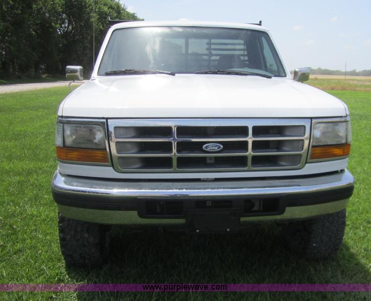 image for item D2485 1994 Ford F250 XL HD bale bed truck