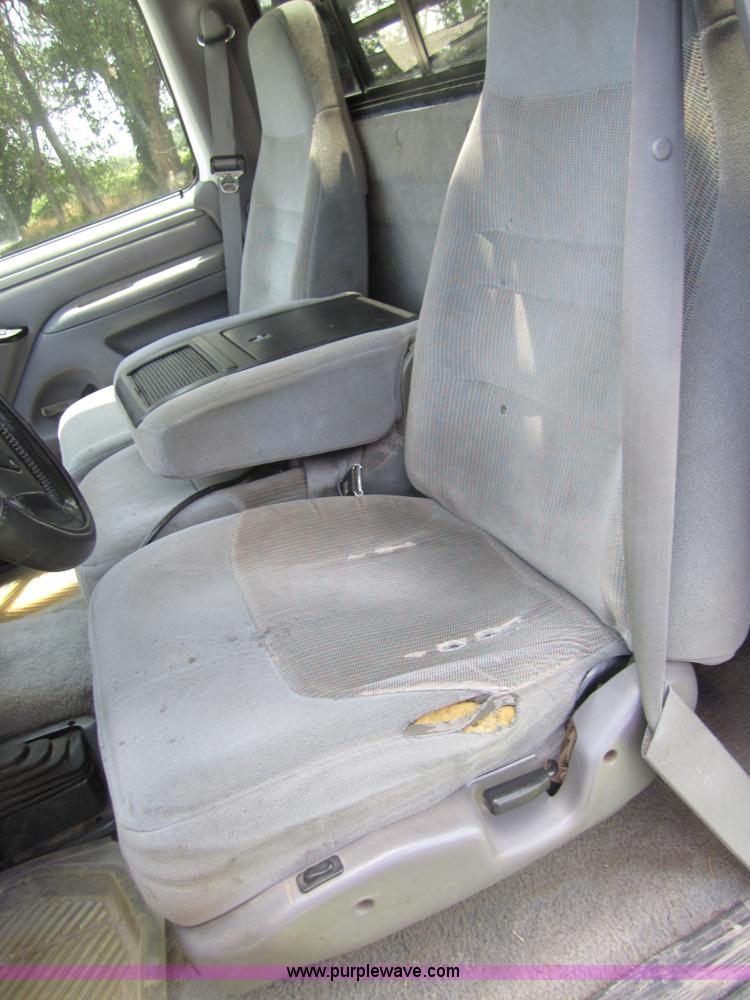 image for item D2485 1994 Ford F250 XL HD bale bed truck