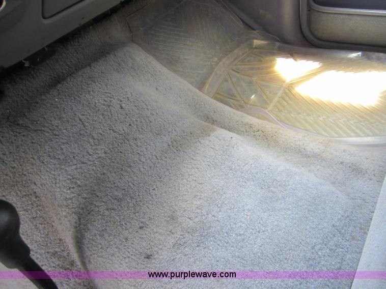 image for item D2485 1994 Ford F250 XL HD bale bed truck