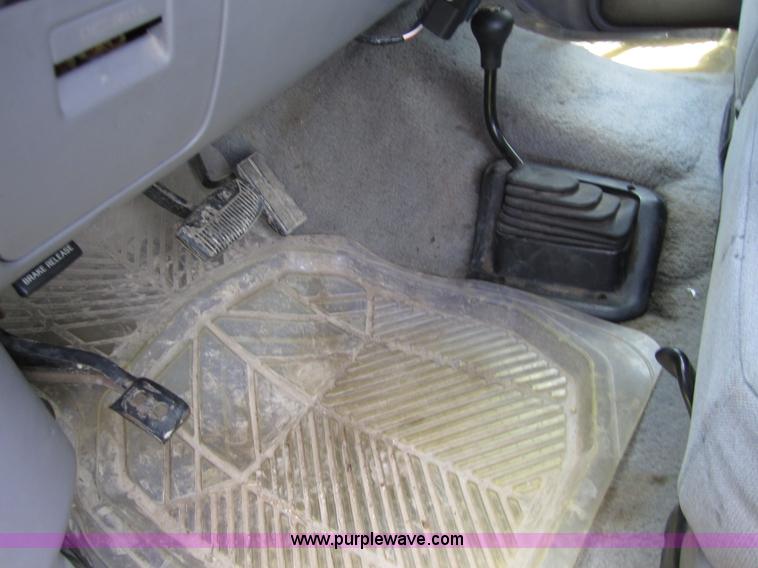 image for item D2485 1994 Ford F250 XL HD bale bed truck