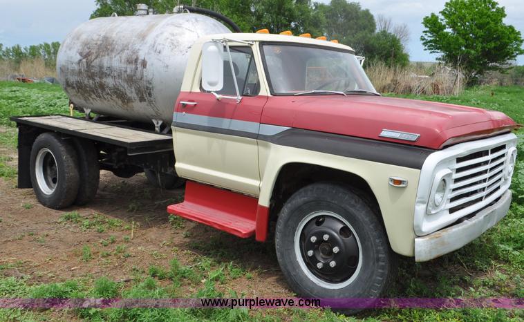 image for item F2470 1968 Ford F600 tank truck